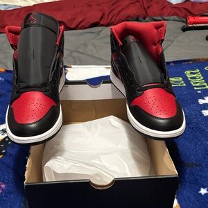 Jordan Athletic Shoes Black Red